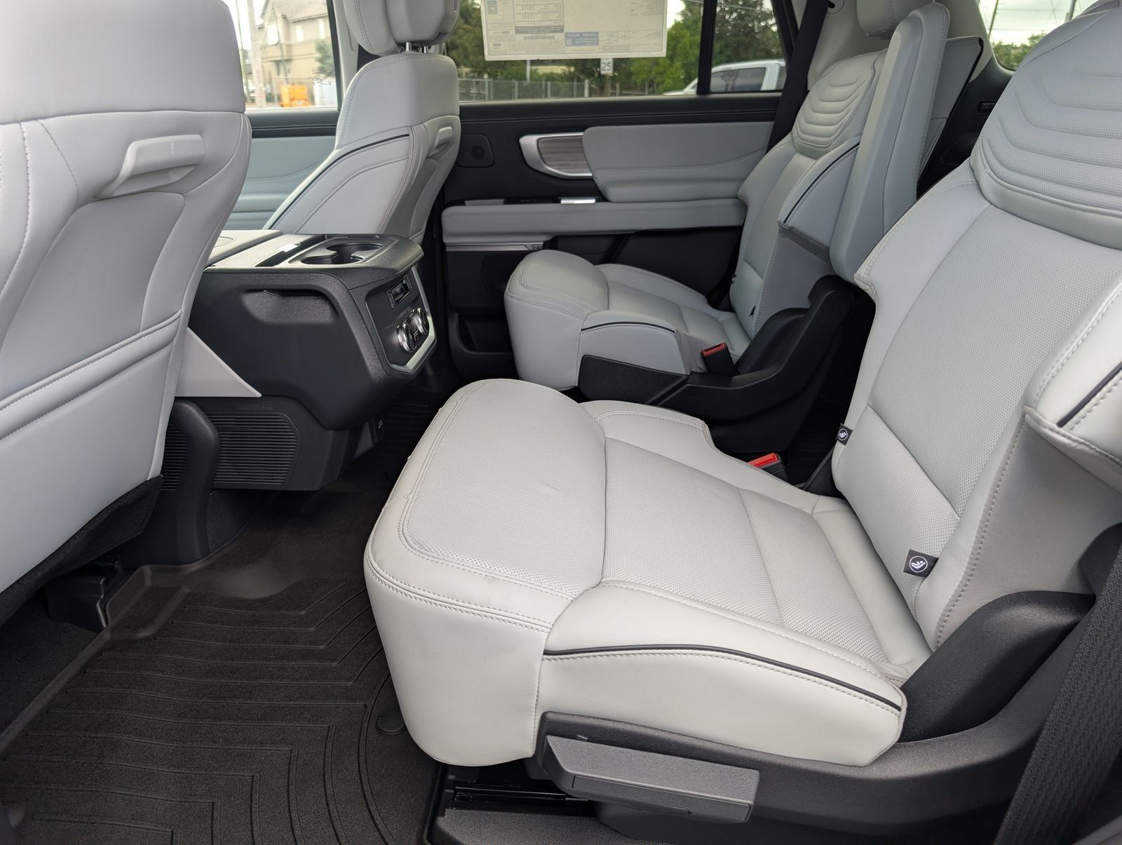 New 2027 Ford Expedition Platinum w/ Platinum Ultimate Package AWD/4WD image 33