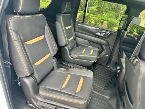 Used 2024 GMC Yukon XL AT4 w/ Technology Package AWD/4WD image 28