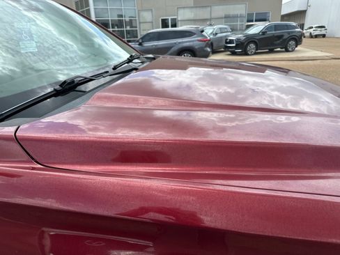 Used 2020 Chevrolet Suburban LT w/ Luxury Package RWD image 5
