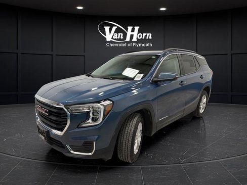 Used 2024 GMC Terrain SLE w/ Driver Convenience Package image 7