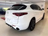 Used 2022 Alfa Romeo Stelvio Veloce image 2