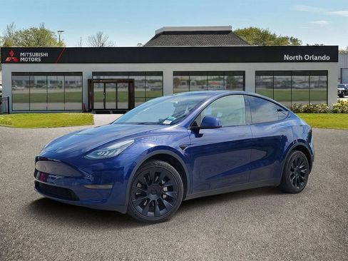 Used 2023 Tesla Model Y Long Range AWD/4WD image 1