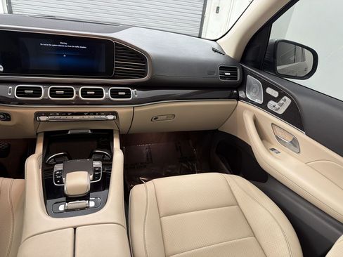 Used 2020 Mercedes-Benz GLS 450 4MATIC image 28