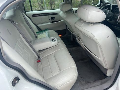 Used 2000 Lincoln Town Car Executive RWD image 35