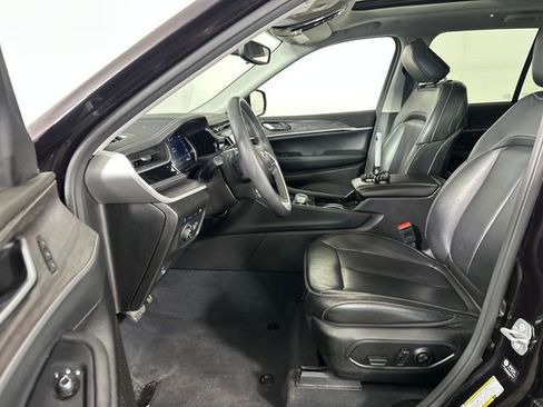 Used 2022 Jeep Grand Cherokee Limited 4xe image 10