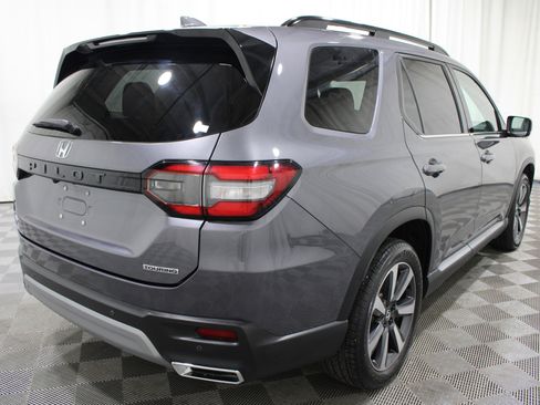 Used 2023 Honda Pilot Touring image 35