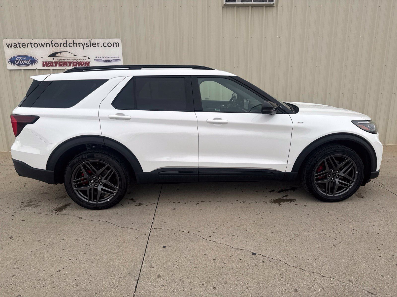 Used 2025 Ford Explorer ST-Line w/ ST-Line Street Pack AWD/4WD image 1