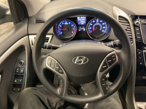 Used 2015 Hyundai Elantra GT image 9