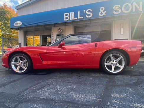 Used 2005 Chevrolet Corvette Convertible w/ Preferred Equipment Group image 4