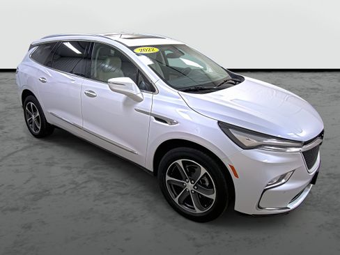 Used 2022 Buick Enclave Essence w/ Experience Buick Package image 5