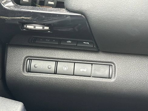 Used 2025 Nissan Pathfinder SV w/ SV Premium Package AWD/4WD image 48