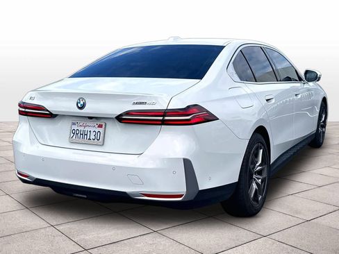 Used 2024 BMW i5 eDrive40i w/ M Sport Package RWD image 9
