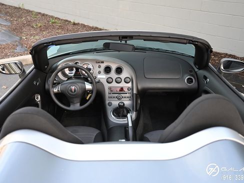 Used 2006 Pontiac Solstice Convertible w/ Power Package image 24