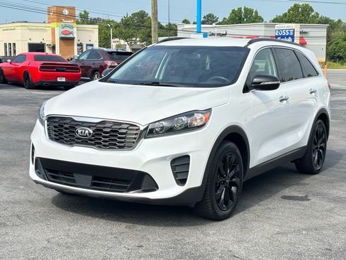 Used 2020 Kia Sorento S FWD image 2