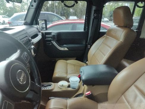Used 2011 Jeep Wrangler Unlimited Sahara w/ Dual Top Group AWD/4WD image 21