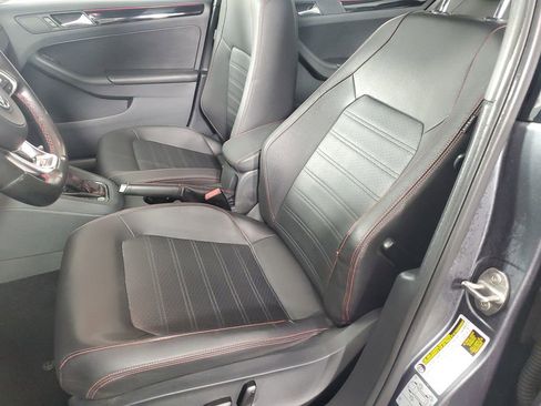 Used 2017 Volkswagen Jetta GLI image 12