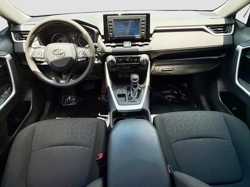 Used 2021 Toyota RAV4 XLE FWD image 14