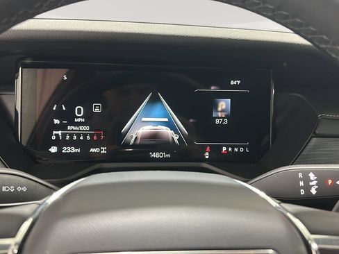 Used 2025 GMC Acadia Elevation w/ Elevation Premium Package image 11