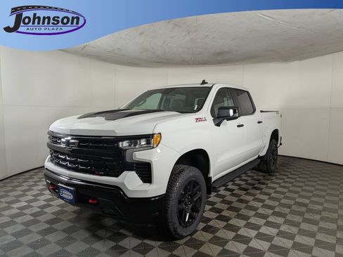 Used 2026 Chevrolet Silverado 1500 LT Trail Boss w/ LT Trail Boss Premium Package AWD/4WD image 1