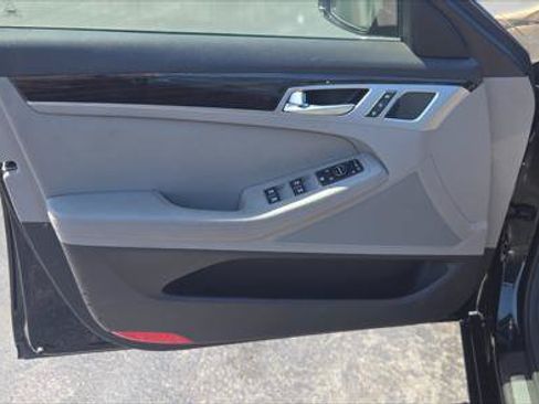 Used 2020 Genesis G80 3.8 RWD image 14