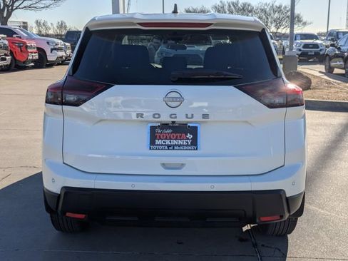 Used 2025 Nissan Rogue S image 7