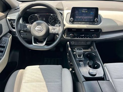 Used 2022 Nissan Rogue SV AWD/4WD image 12