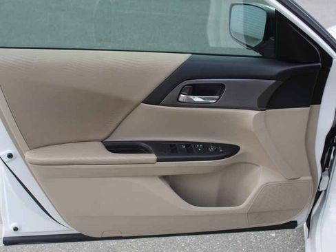 Used 2015 Honda Accord LX image 12