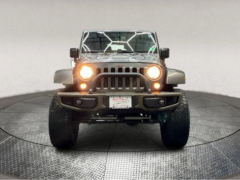 Used 2016 Jeep Wrangler Sahara image 3