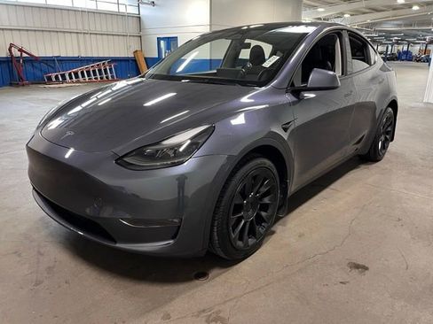 Used 2023 Tesla Model Y Long Range AWD/4WD image 7