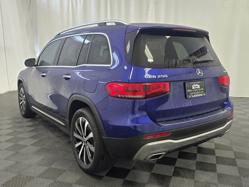 Used 2021 Mercedes-Benz GLB 250 4MATIC w/ Premium Package image 4