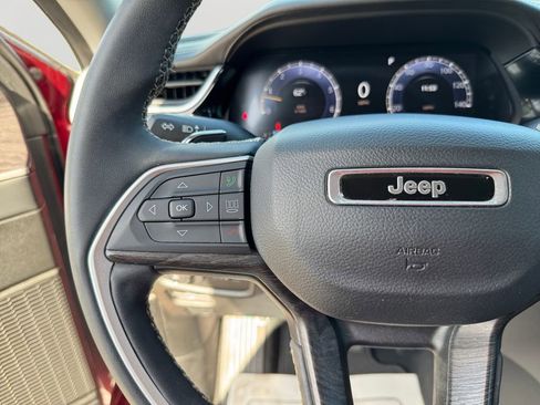 Used 2023 Jeep Grand Cherokee L Limited w/ Luxury Tech Group II image 21