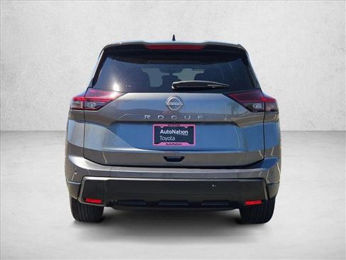 Used 2024 Nissan Rogue S FWD image 7