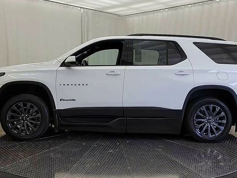 Used 2023 Chevrolet Traverse RS image 5
