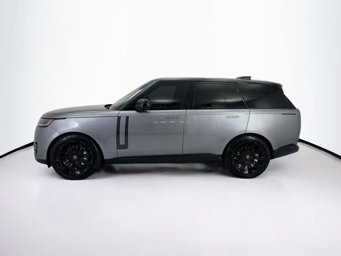 Used 2025 Land Rover Range Rover SE AWD/4WD image 8