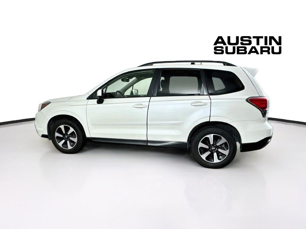 Used 2017 Subaru Forester 2.5i Premium AWD/4WD image 4