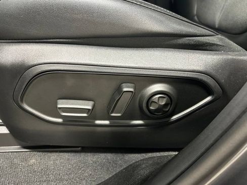 Used 2025 Jeep Grand Cherokee L Altitude AWD/4WD image 33