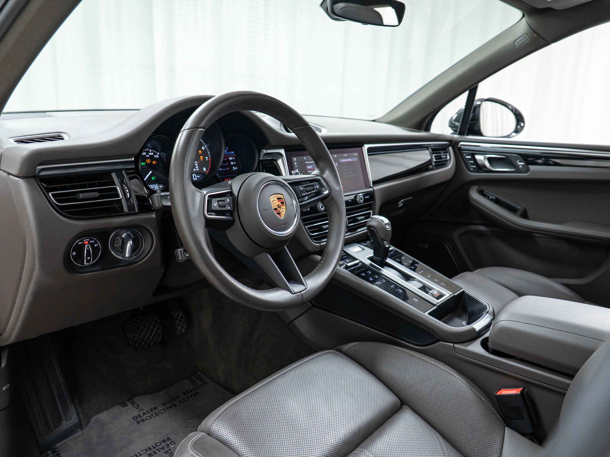 Certified 2022 Porsche Macan S AWD/4WD image 15