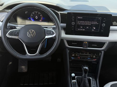 New 2025 Volkswagen Taos SE FWD image 14