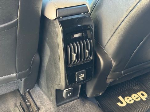 Used 2023 Jeep Compass Limited image 16