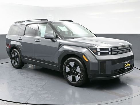 Used 2024 Hyundai Santa Fe SEL image 3