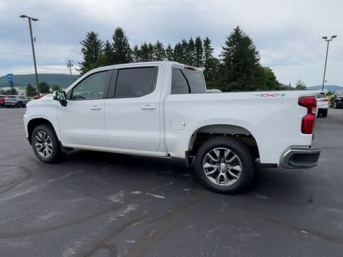 Used 2022 Chevrolet Silverado 1500 LT AWD/4WD image 6
