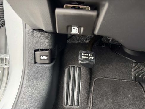Used 2025 Nissan Altima 2.5 SV w/ SV Special Edition Package FWD image 37