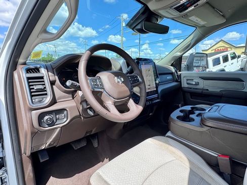 Used 2025 RAM 2500 Laramie AWD/4WD image 13