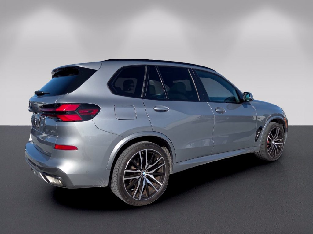 Certified 2026 BMW X5 sDrive40i w/ M Sport Package RWD image 4