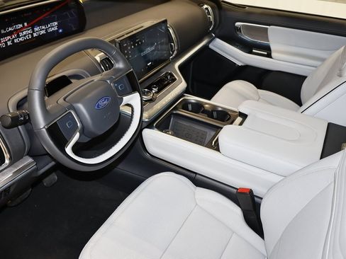 New 2025 Ford Expedition Platinum w/ Platinum Ultimate Package image 33