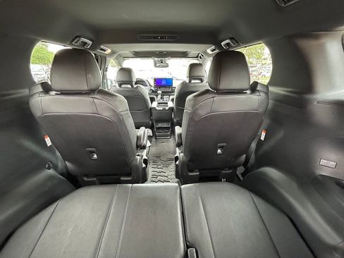 Used 2025 Toyota Sienna XLE Woodland Edition image 17