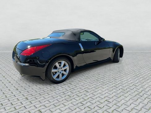 Used 2005 Nissan 350Z Enthusiast w/ (S02) Side Air Bags Pkg RWD image 8