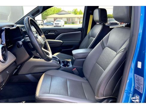 Used 2023 Chevrolet Colorado ZR2 w/ ZR2 Convenience Package III AWD/4WD image 27