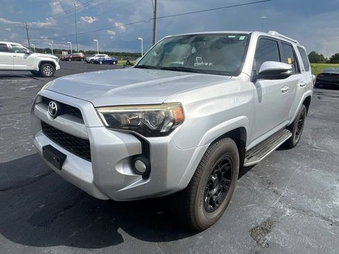 Used 2016 Toyota 4Runner SR5 Premium RWD image 1