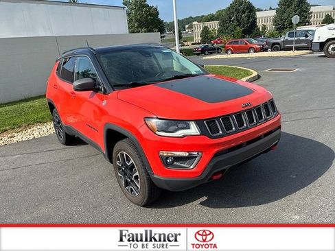 Used 2019 Jeep Compass Trailhawk w/ Leather Interior Group AWD/4WD image 1